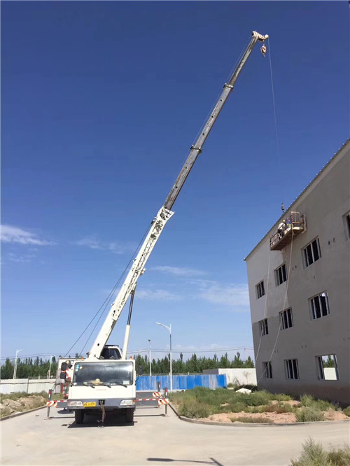 甘肃“轻装强干”—— 吊车的 “轻量化臂架” 技术